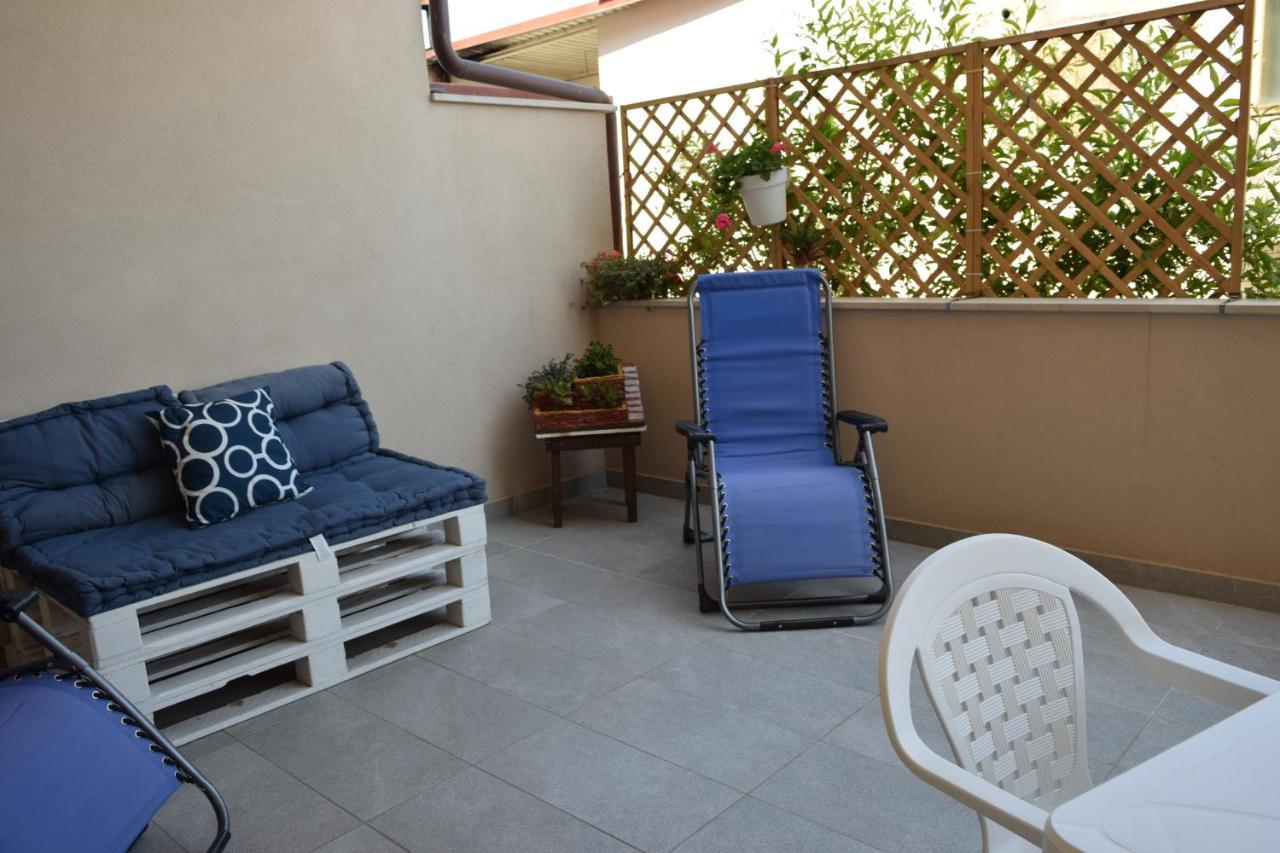 Casa Vacanze Lombardo 圣泰雷萨迪里瓦 外观 照片