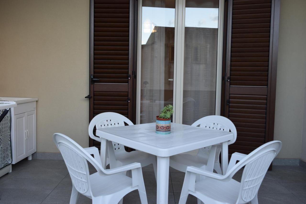 Casa Vacanze Lombardo 圣泰雷萨迪里瓦 外观 照片