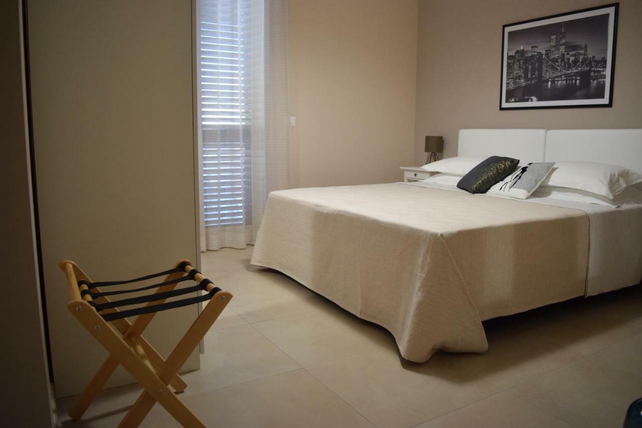 Casa Vacanze Lombardo 圣泰雷萨迪里瓦 外观 照片